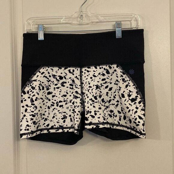 Athleta Stealth Shortie shorts womens size medium - Picture 3 of 5